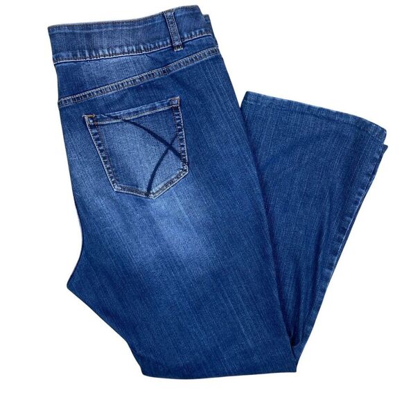Lane Bryant Tighter Tummy Technology Straight Fit Bootcut Jeans - Picture 1 of 8